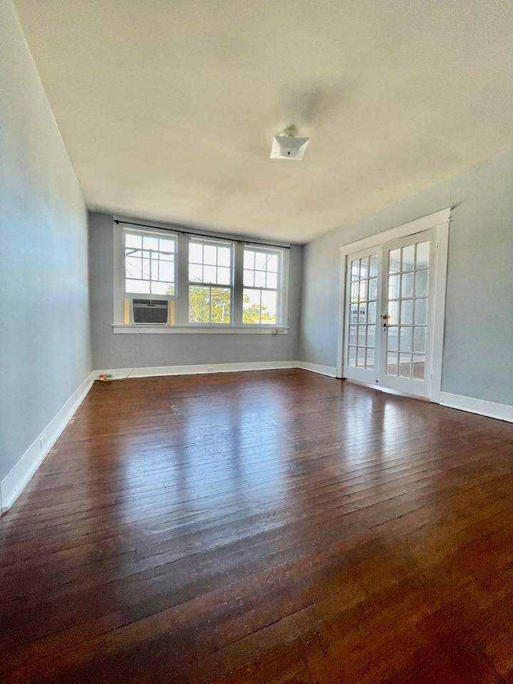 2324 Calhoun St #D - Photo 2 of 7