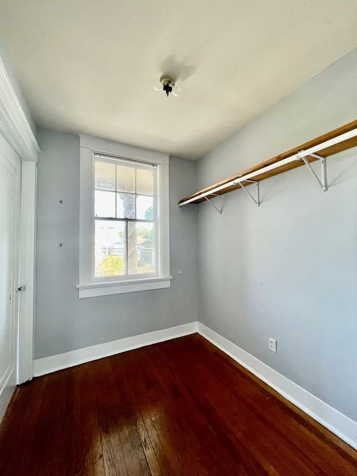 2324 Calhoun St #D - Photo 5 of 7