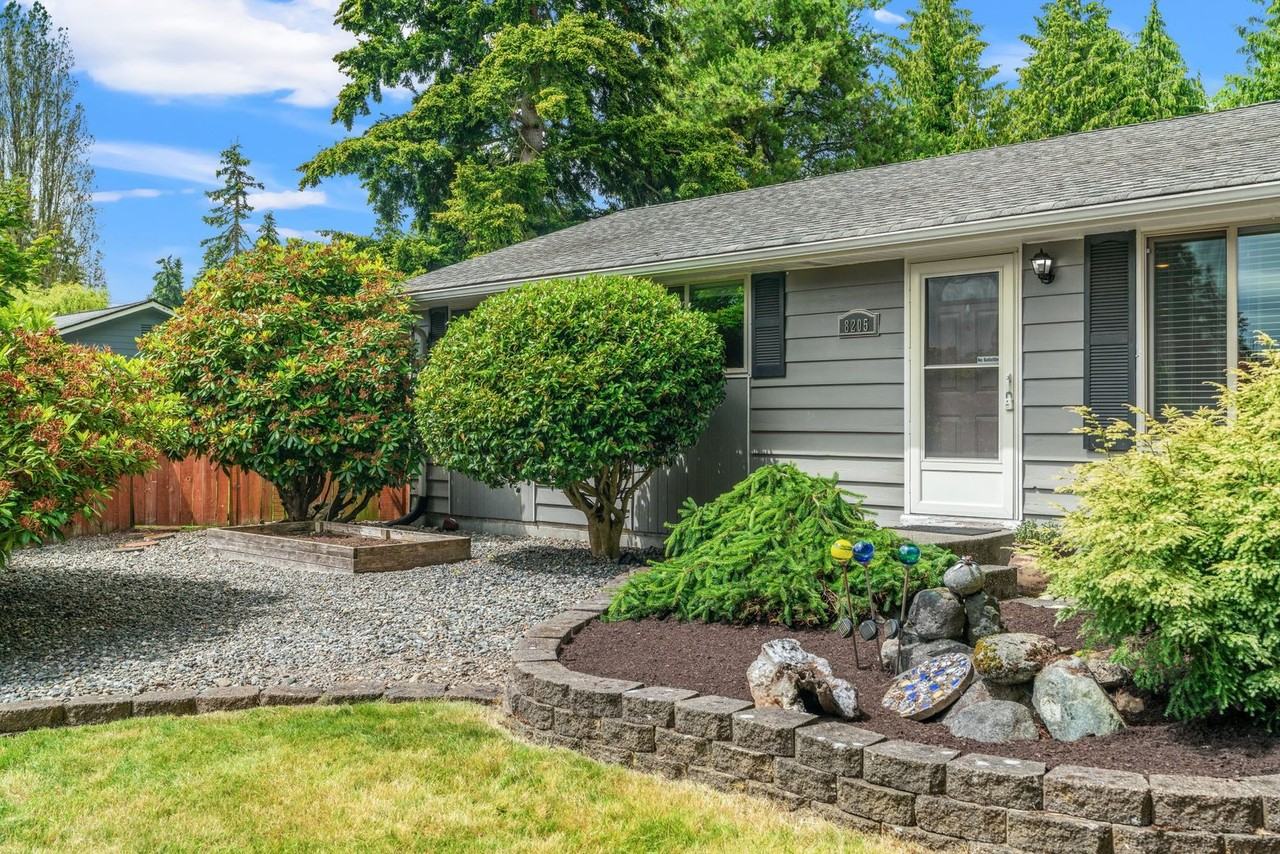 8205 218th St Sw - Photo 3 of 27