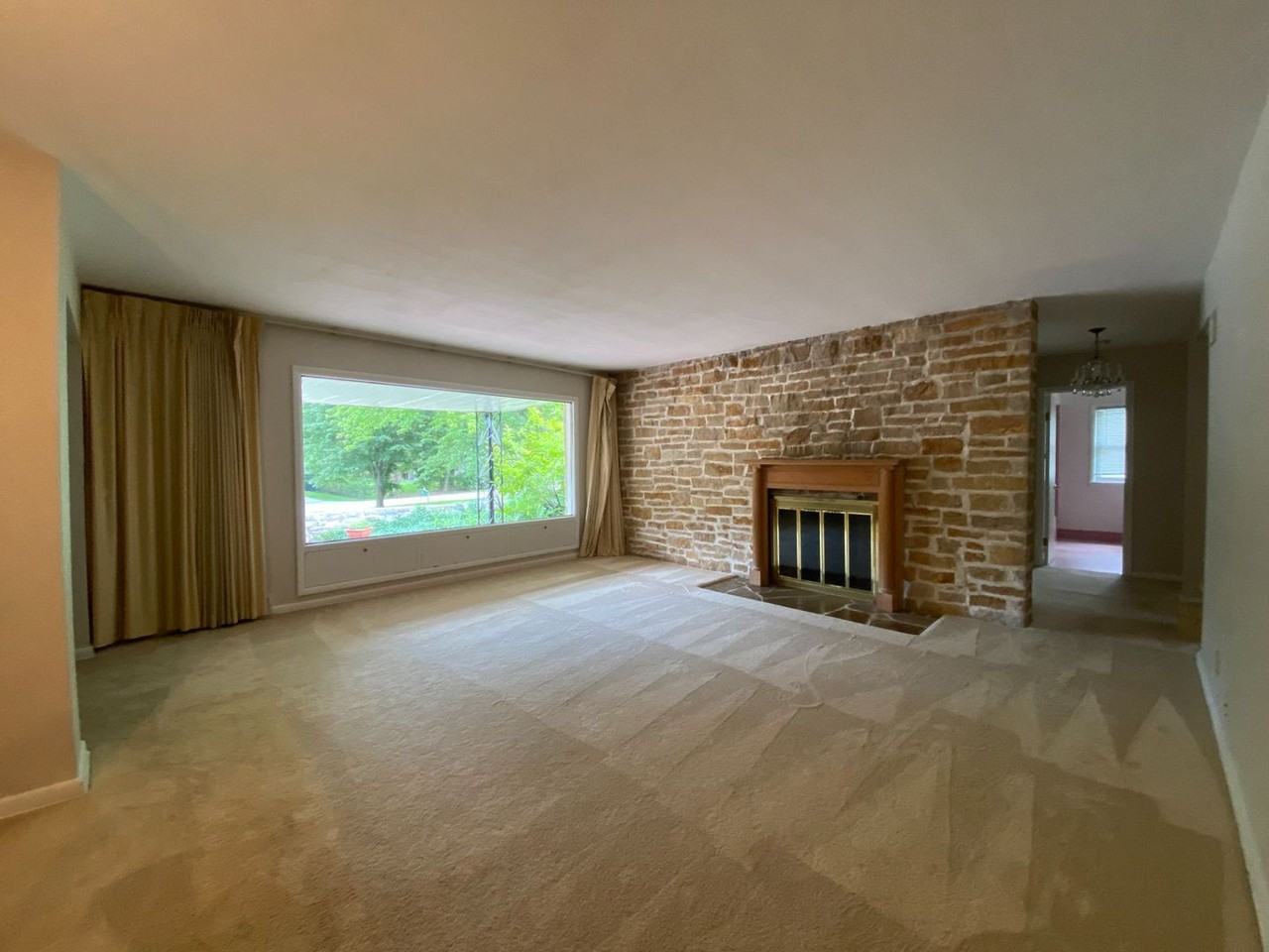 1375 Fairhaven Blvd - Photo 5 of 20