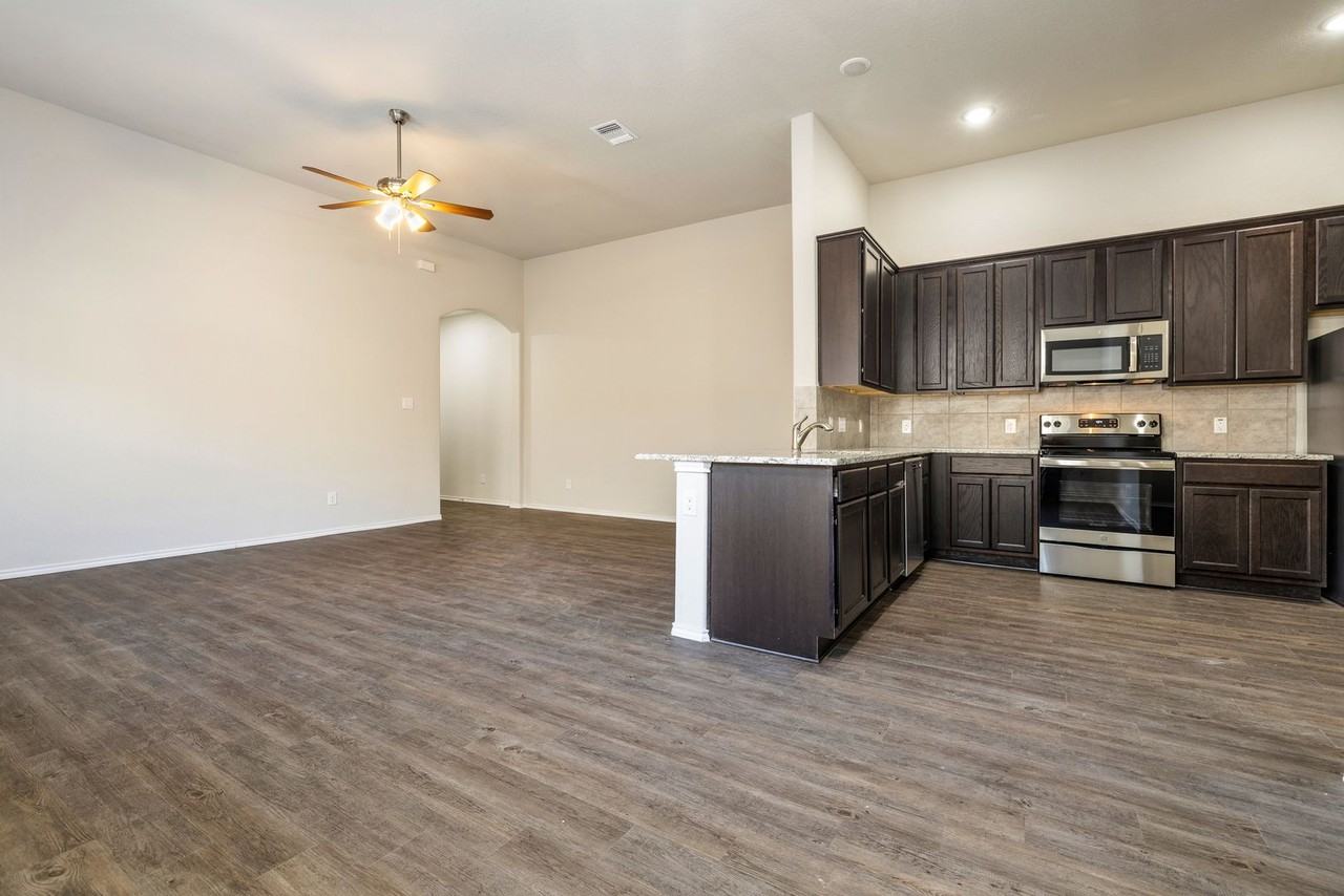 9111 Canyon Bnd - Photo 7 of 17