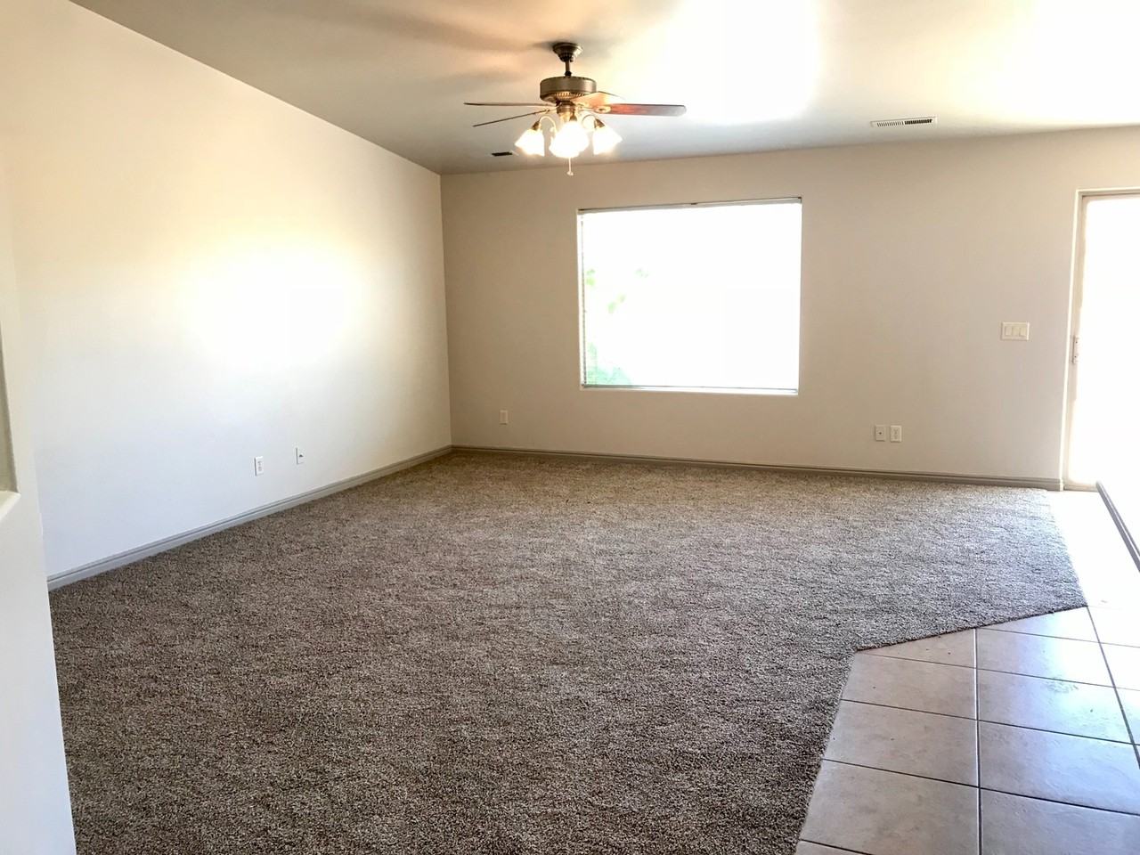 2044 Sanford Pl - Photo 3 of 5