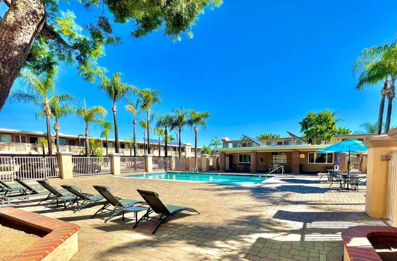 Bella Vista Apartments - Photo 4 of 13