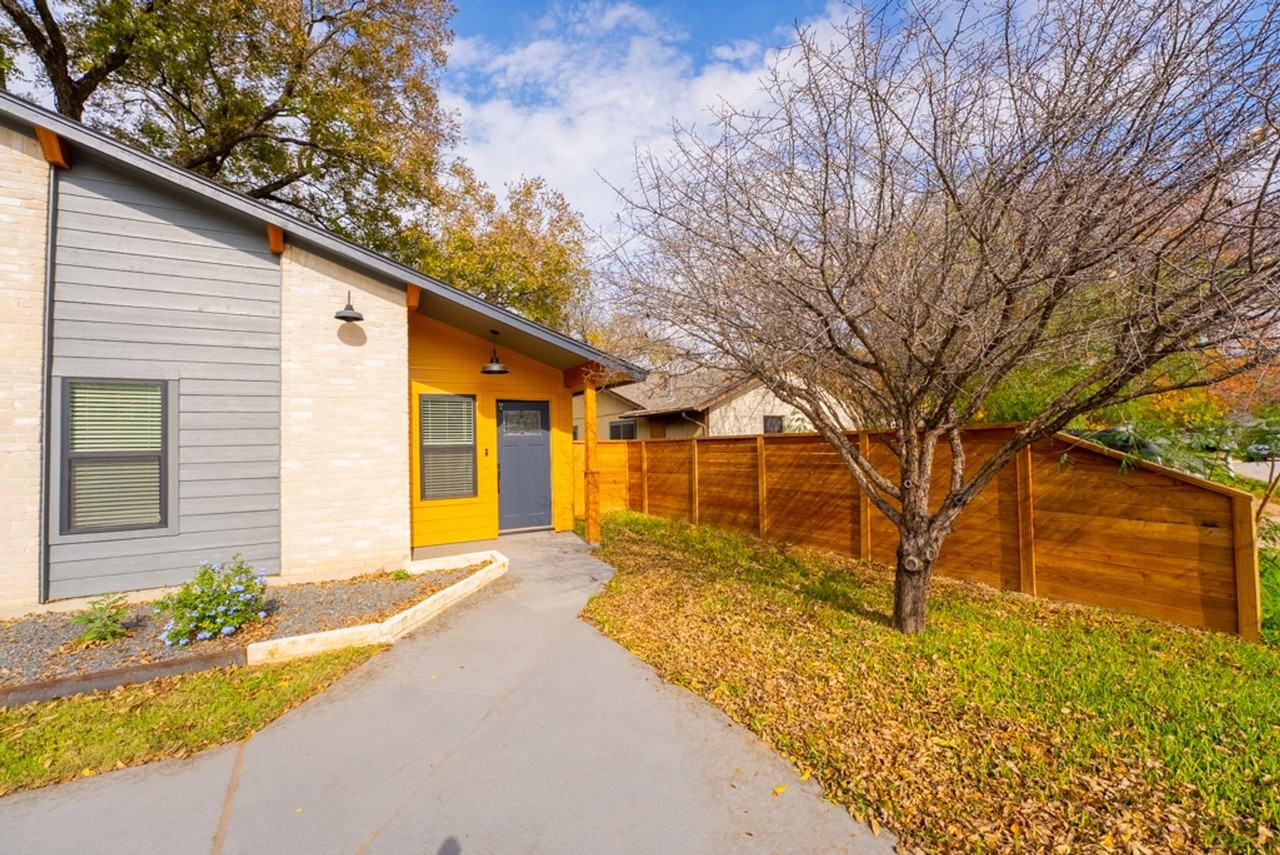 5702 Tracy Lynn Ln #B - Photo 2 of 23