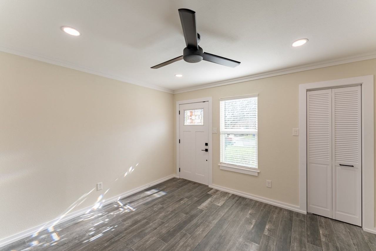 5702 Tracy Lynn Ln #B - Photo 3 of 23