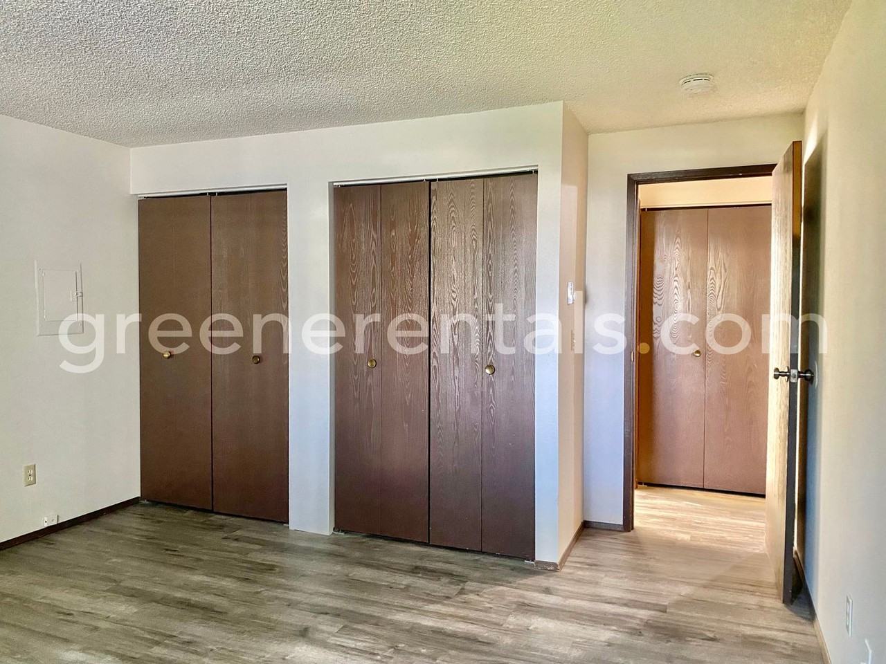 2007 2007 & 2009 8th Ct. SW - Photo 3 of 14