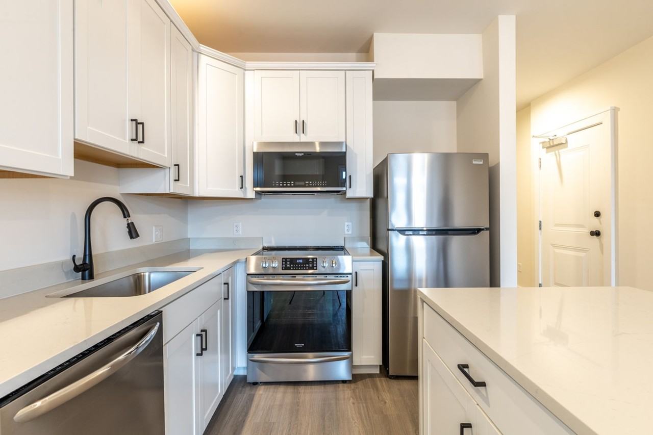 Rugby Station - Photo 4 of 48