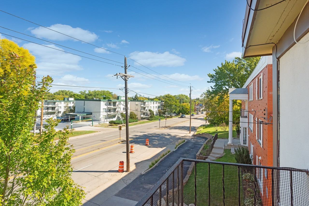 4421 Minnetonka - Photo 4 of 5
