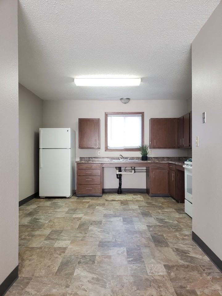 518 4th Street Southwest - Photo 2 of 15