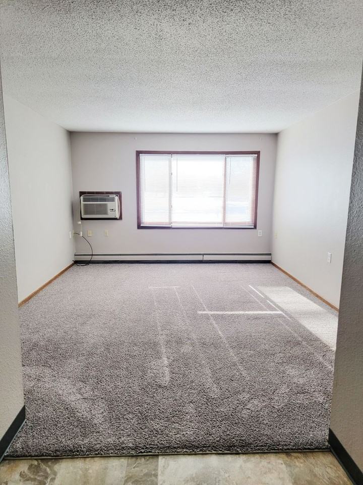 518 4th Street Southwest - Photo 3 of 15