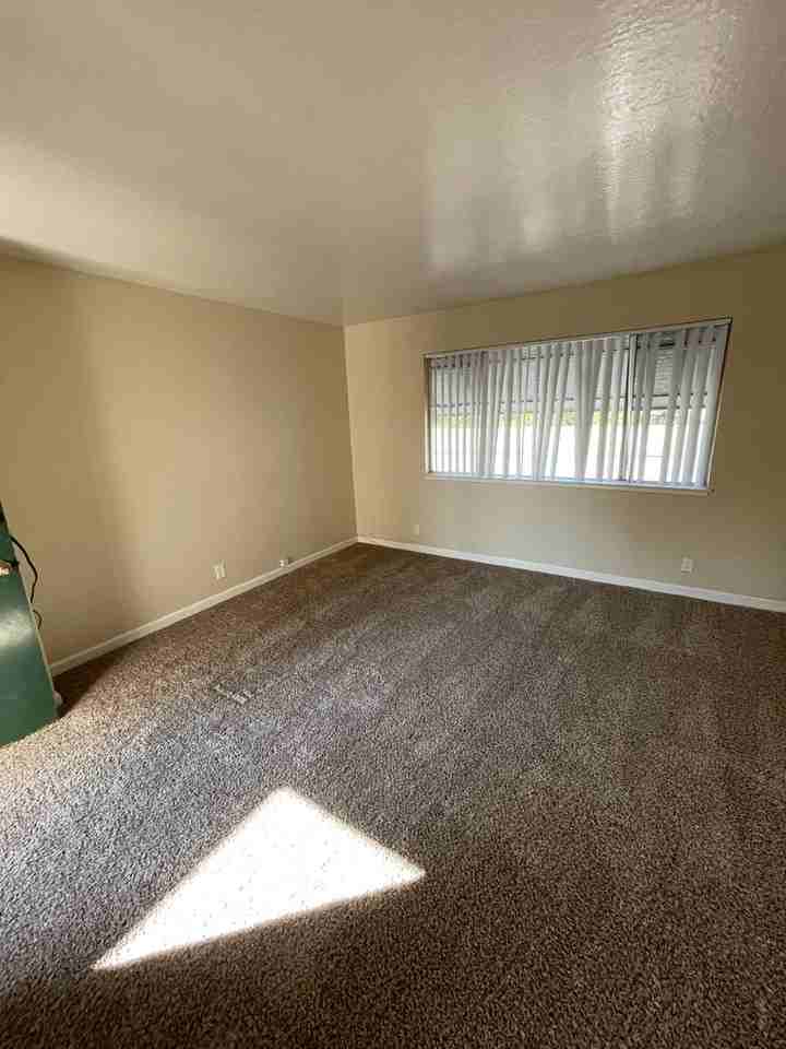 041 - 333 N 5th St - Photo 7 of 23