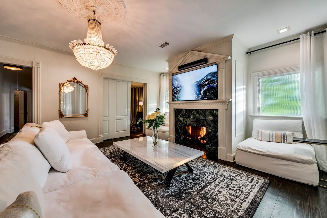 Grand Manor - Photo 6 of 29