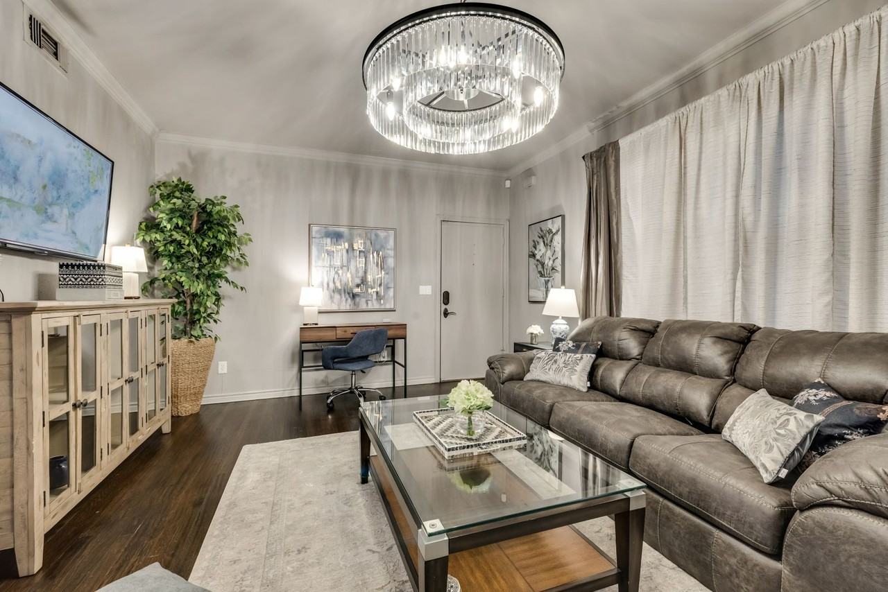 The Ivy - Photo 3 of 50