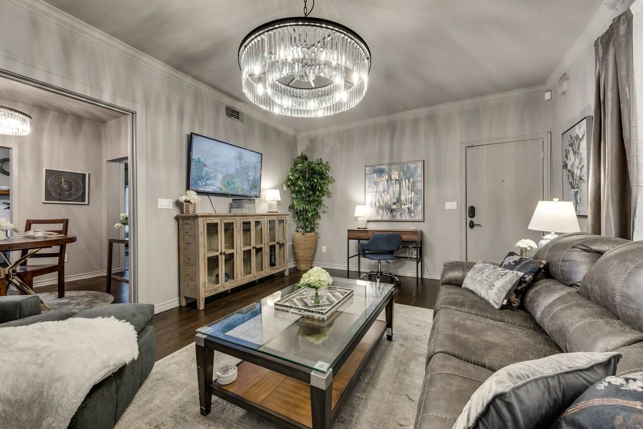 The Ivy - Photo 4 of 50