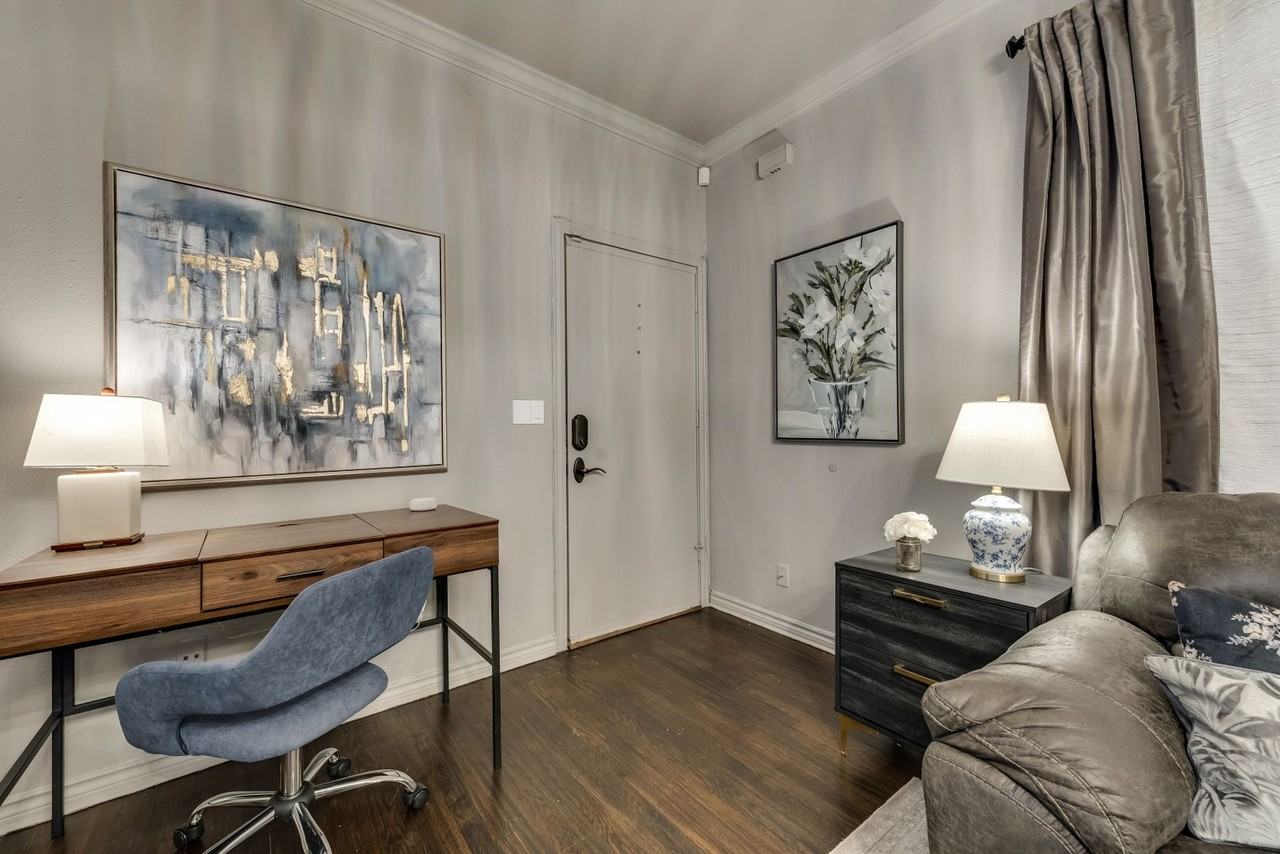 The Ivy - Photo 5 of 50