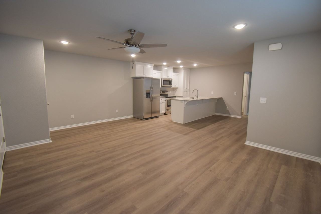 919 W Buchanan St #2 - Photo 2 of 13