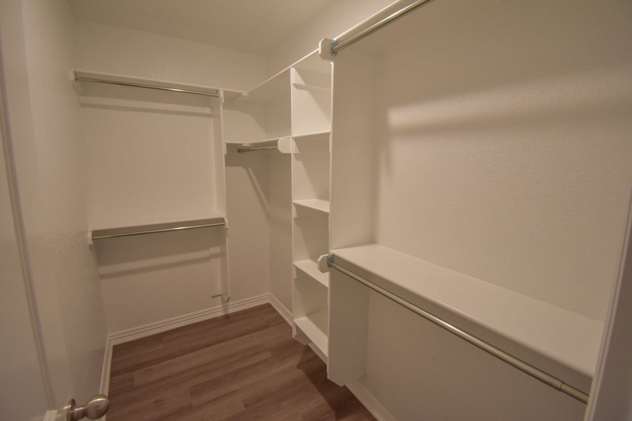 919 W Buchanan St #2 - Photo 7 of 13