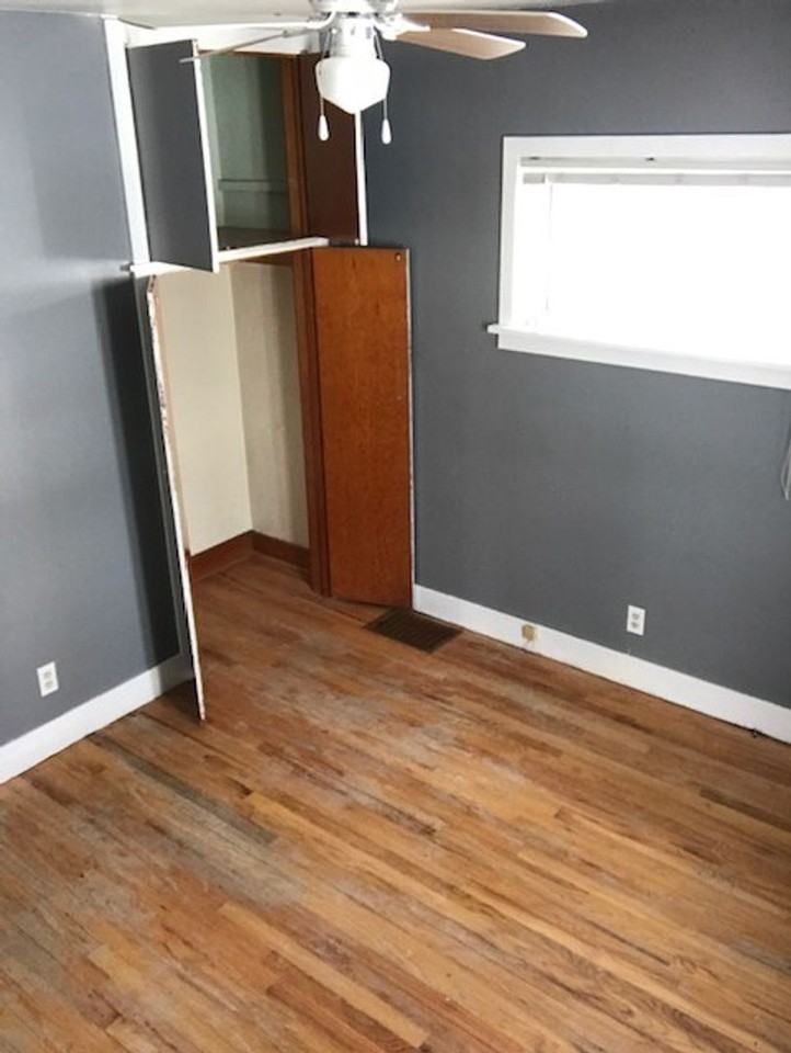 1016 12th St - Photo 5 of 17