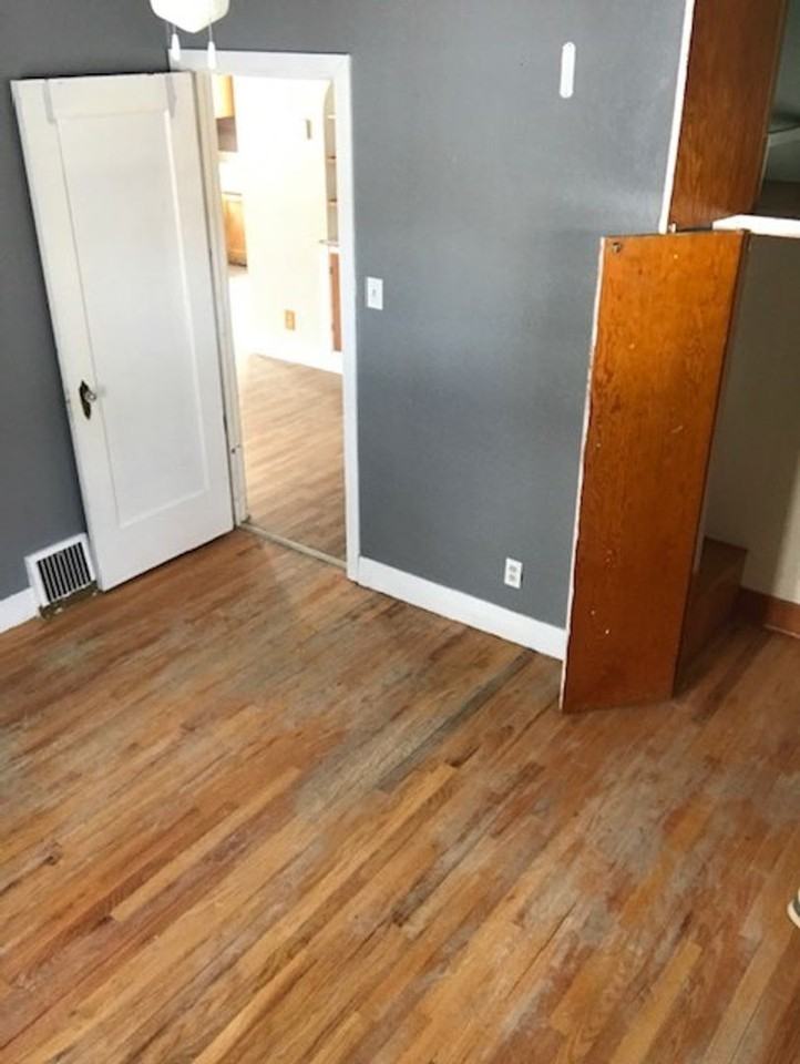 1016 12th St - Photo 6 of 17