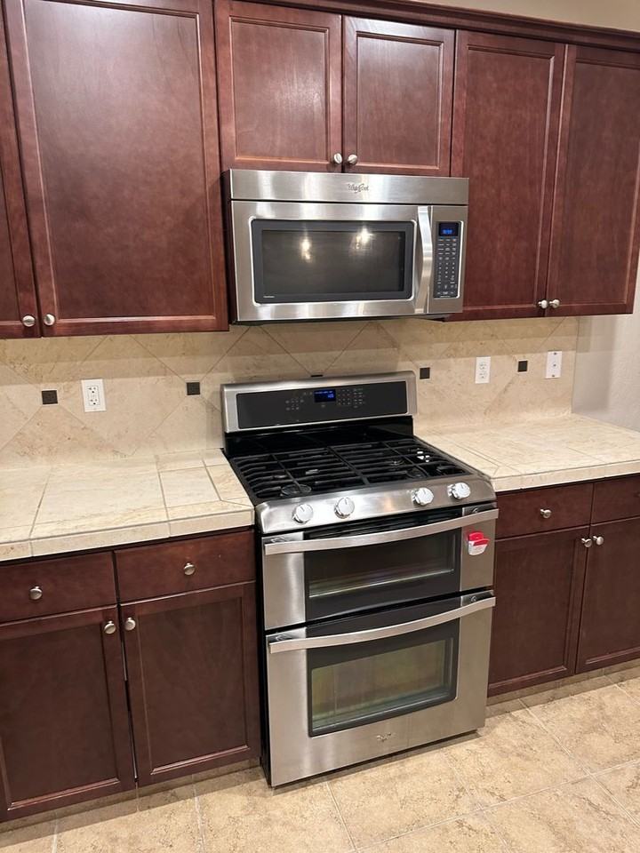 2101 N Lindsay Ct - Photo 7 of 25