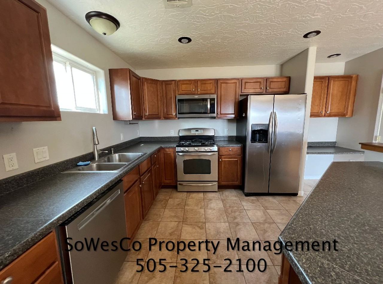 3501 Rhodes Dr - Photo 5 of 16