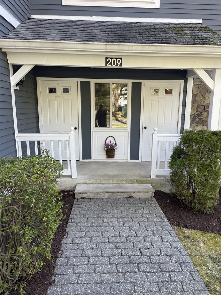 209 Windgate Cir #209F - Photo 3 of 19