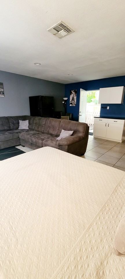 2007 Crawford Ave #NA - Photo 2 of 9