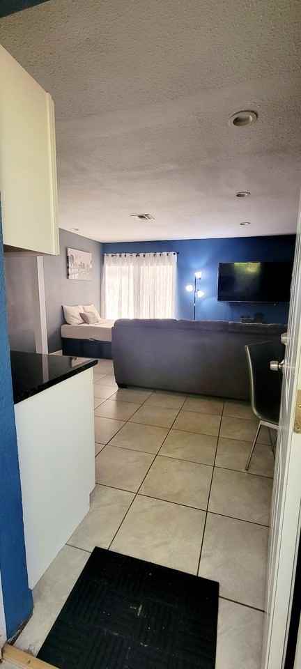 2007 Crawford Ave #NA - Photo 4 of 9