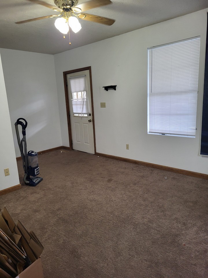 114 Meadows Ct #NA - Photo 4 of 16