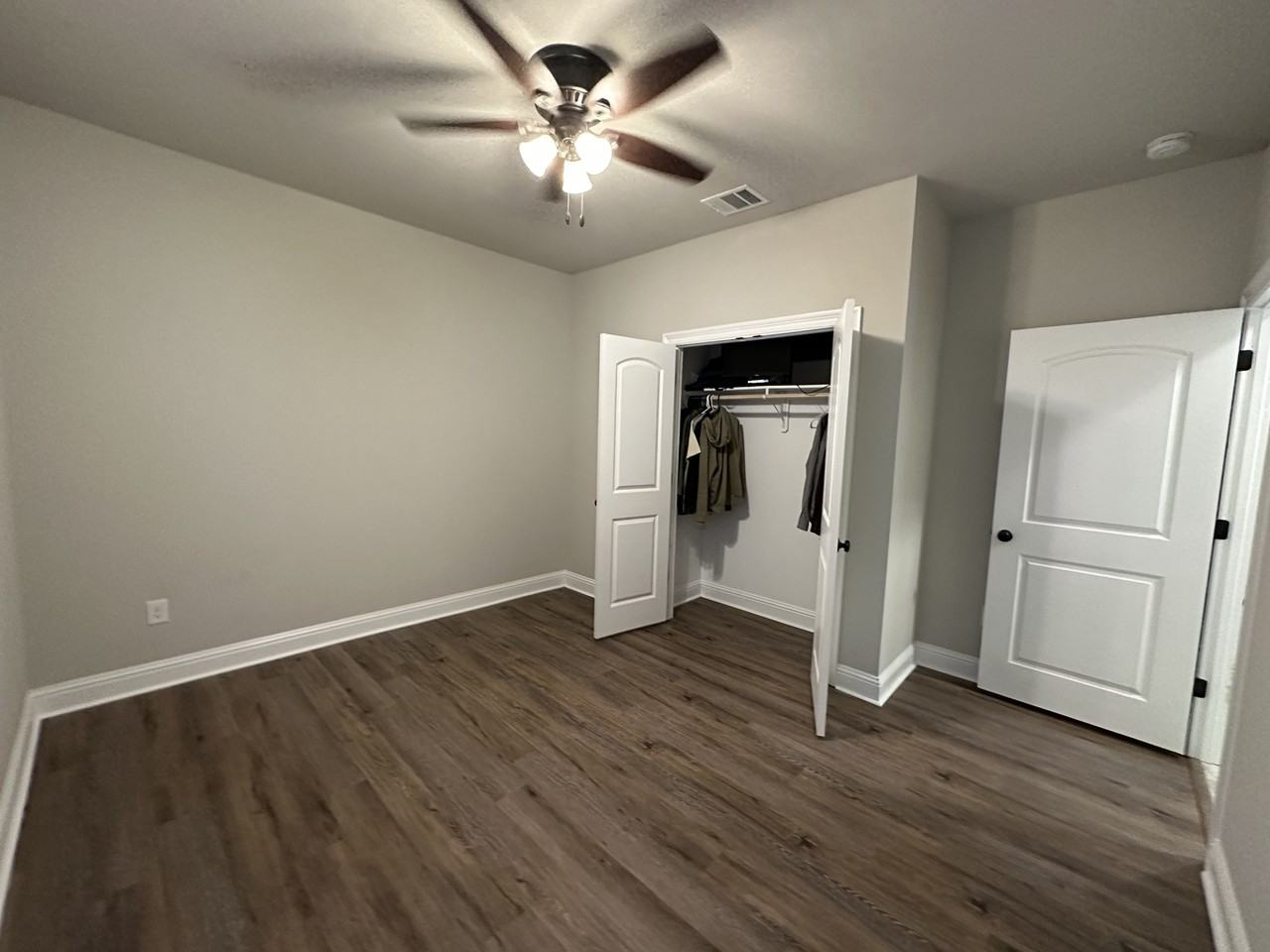 419 Berg Ct #NA - Photo 4 of 9