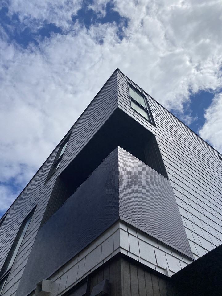 2000 Se Tacoma St #9 - Photo 2 of 9