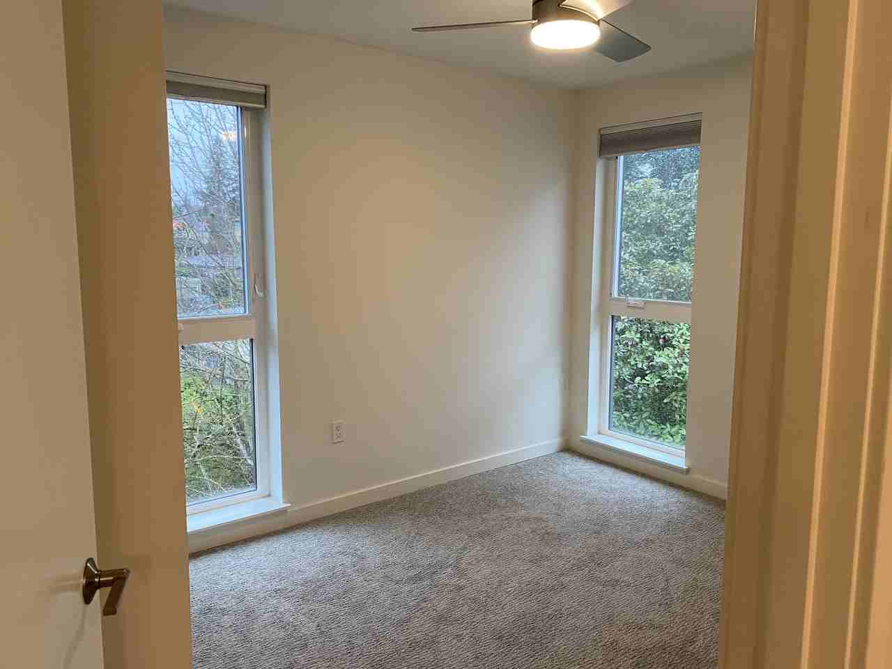 2000 Se Tacoma St #9 - Photo 7 of 9