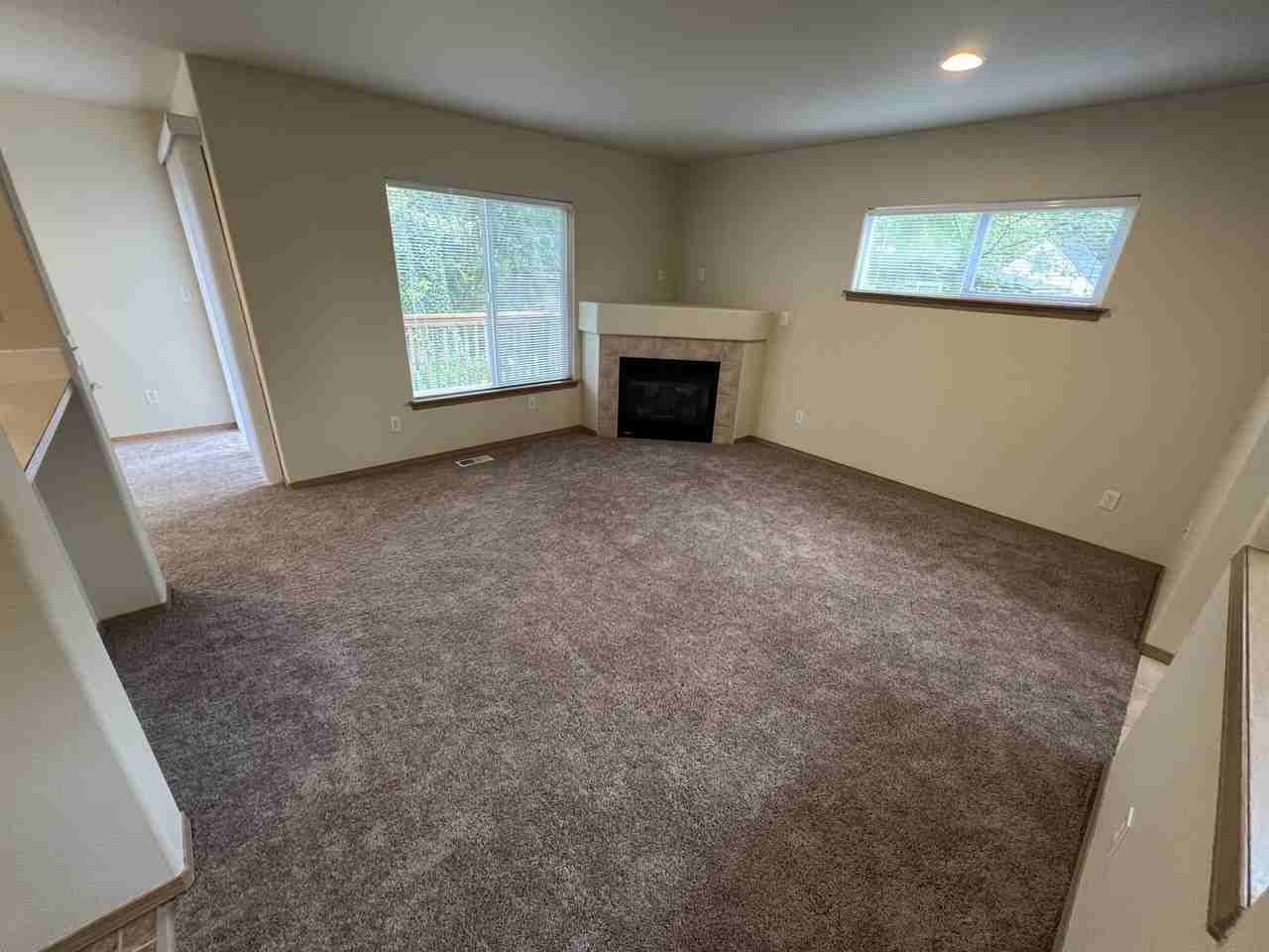 414 91st Ave Se #B - Photo 7 of 40