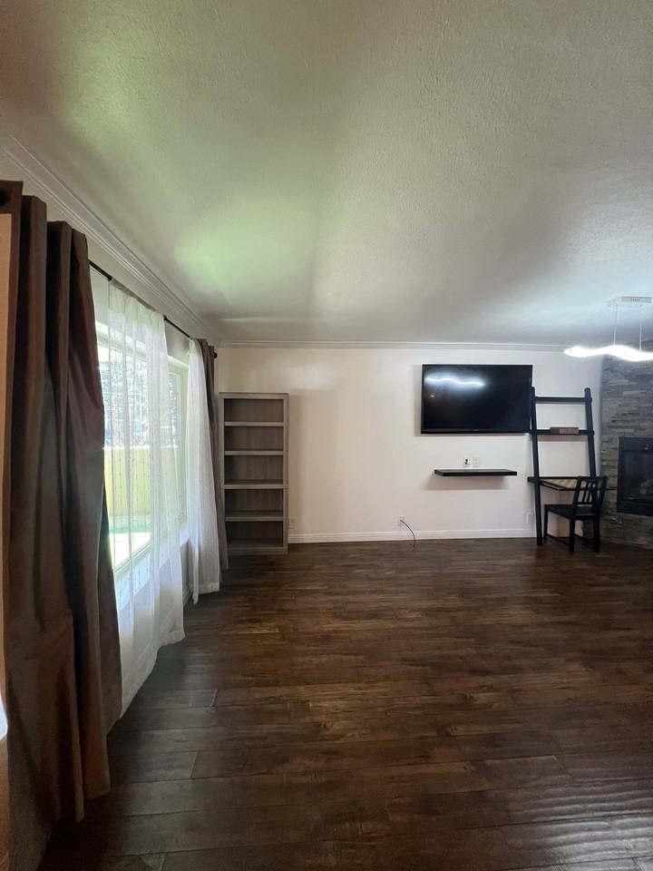 1160 Herbert Ave #C - Photo 4 of 26