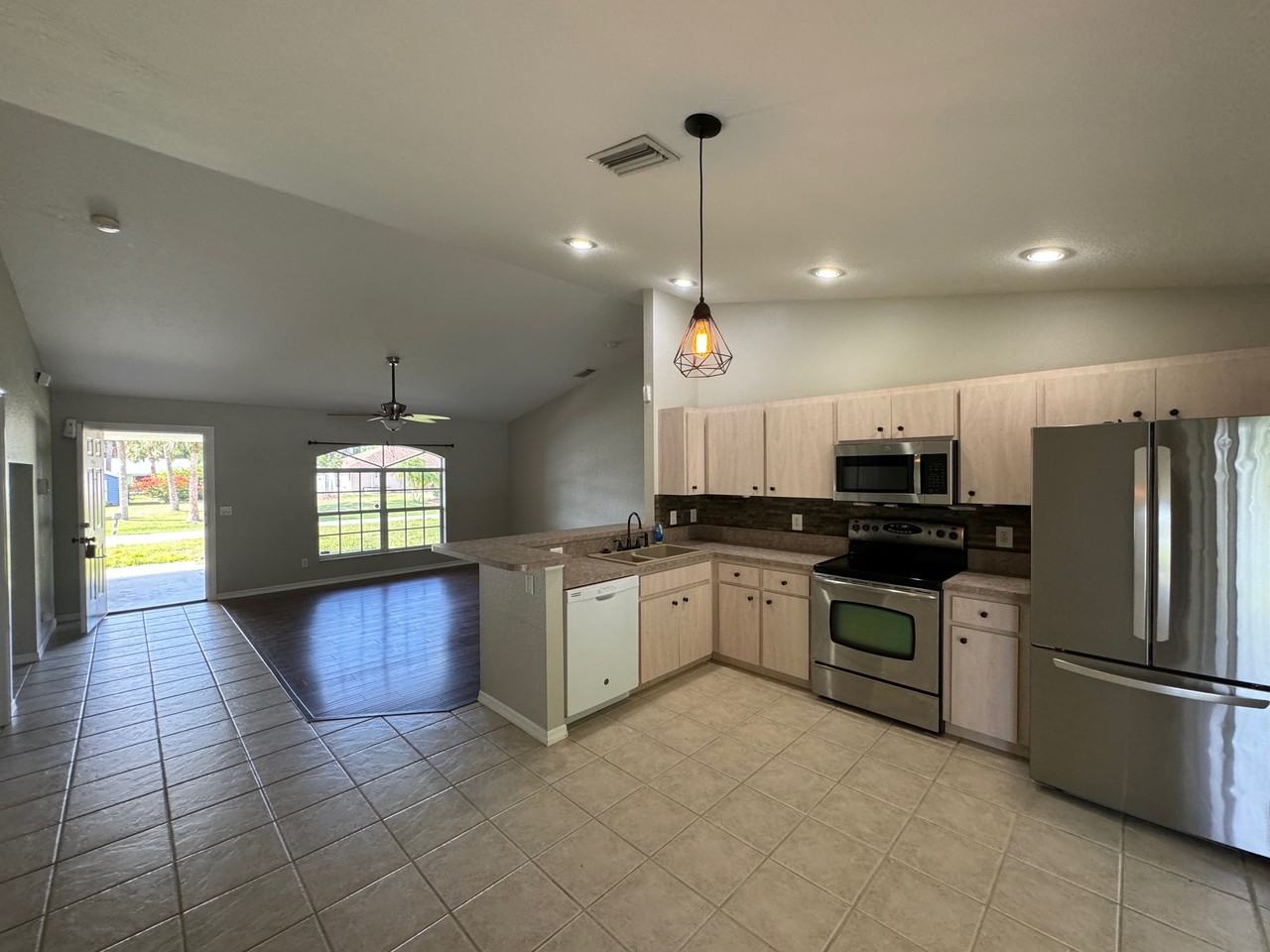 3928 Champagne Ave #1 - Photo 3 of 22