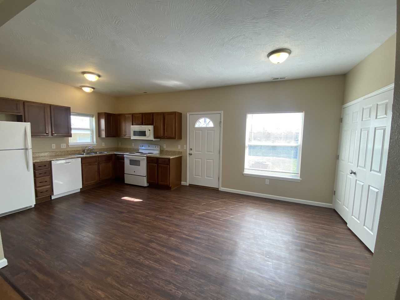 1628 N Barnes Ave #1 - Photo 3 of 10