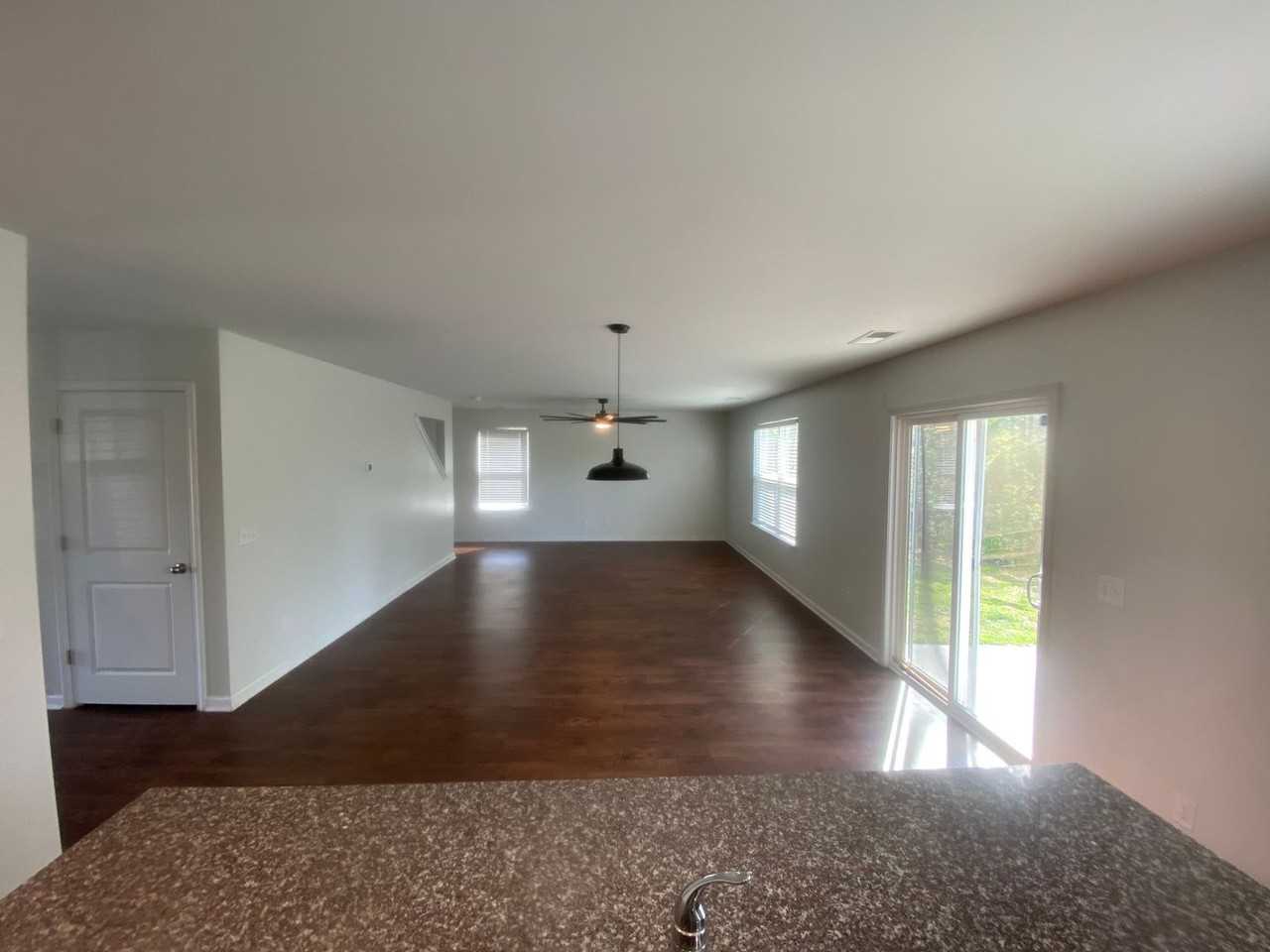654 Hogan Dr - Photo 2 of 32