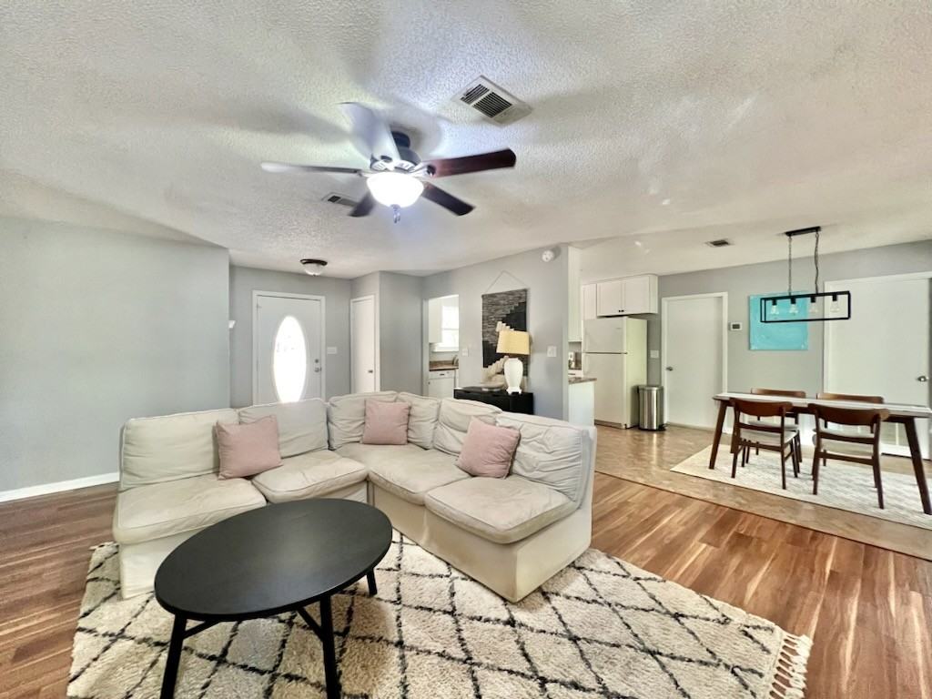 2849 Penn St #1 - Photo 2 of 17