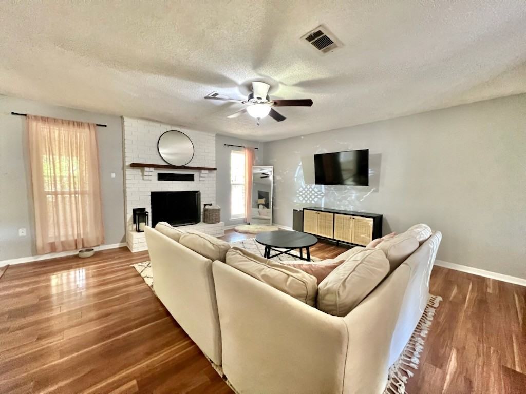 2849 Penn St #1 - Photo 4 of 17