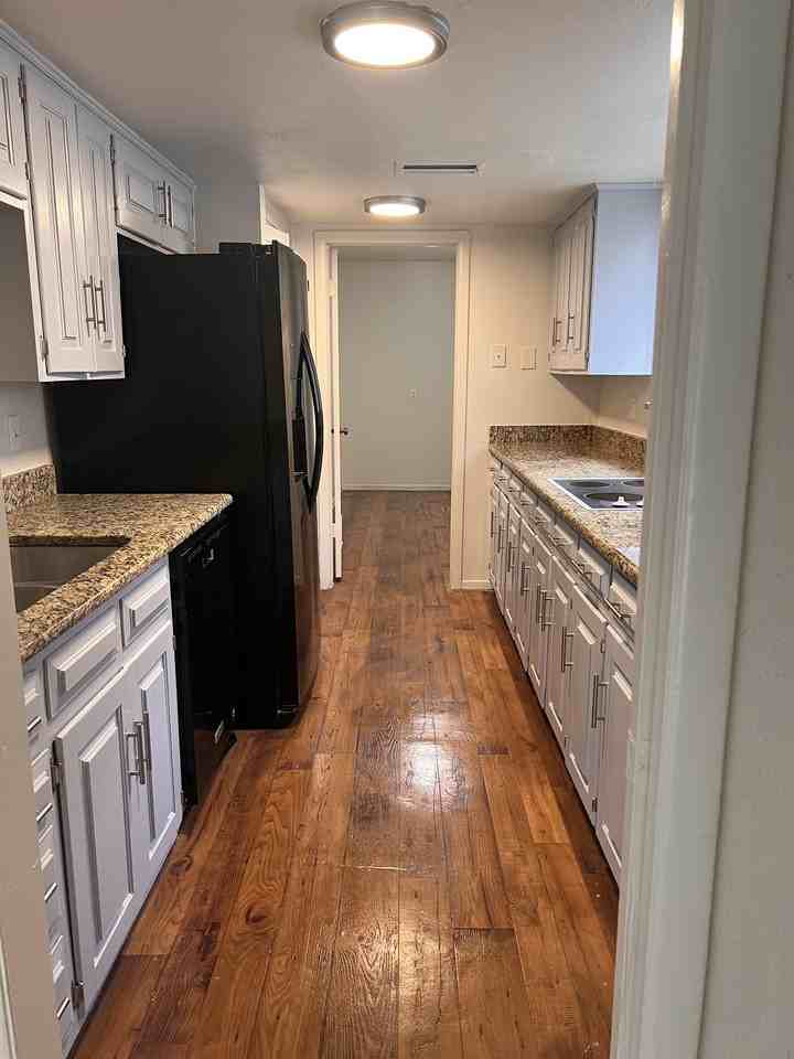 5429 Prince Dr #1 - Photo 4 of 24