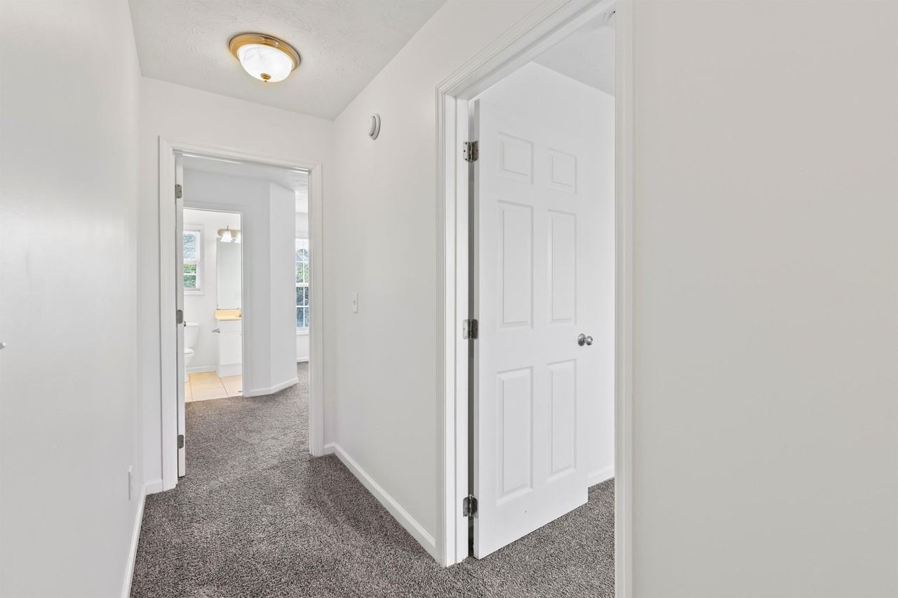 1477 North Donahue Drive - 3107Apt 3107 #3107 - Photo 4 of 20