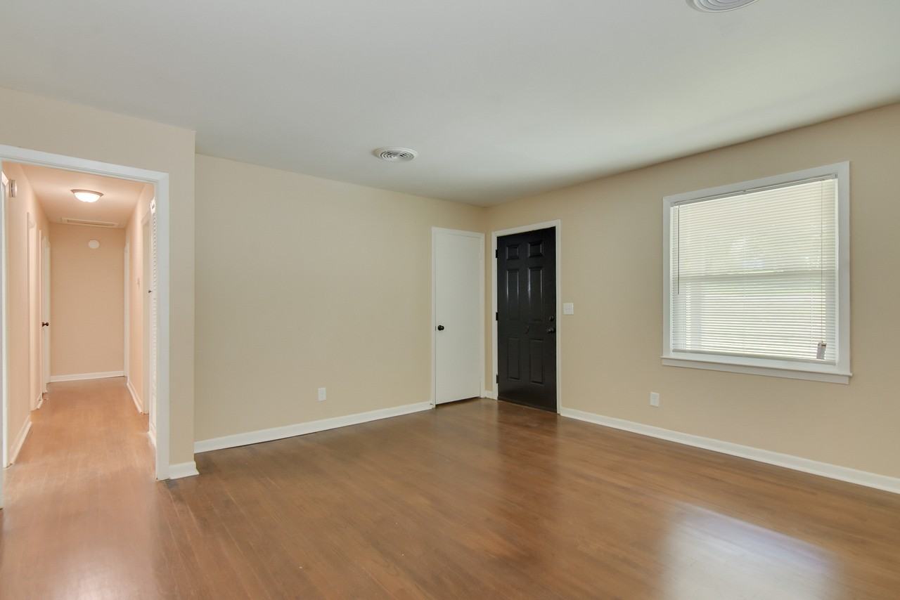 2216 Walden Dr #1 - Photo 5 of 18