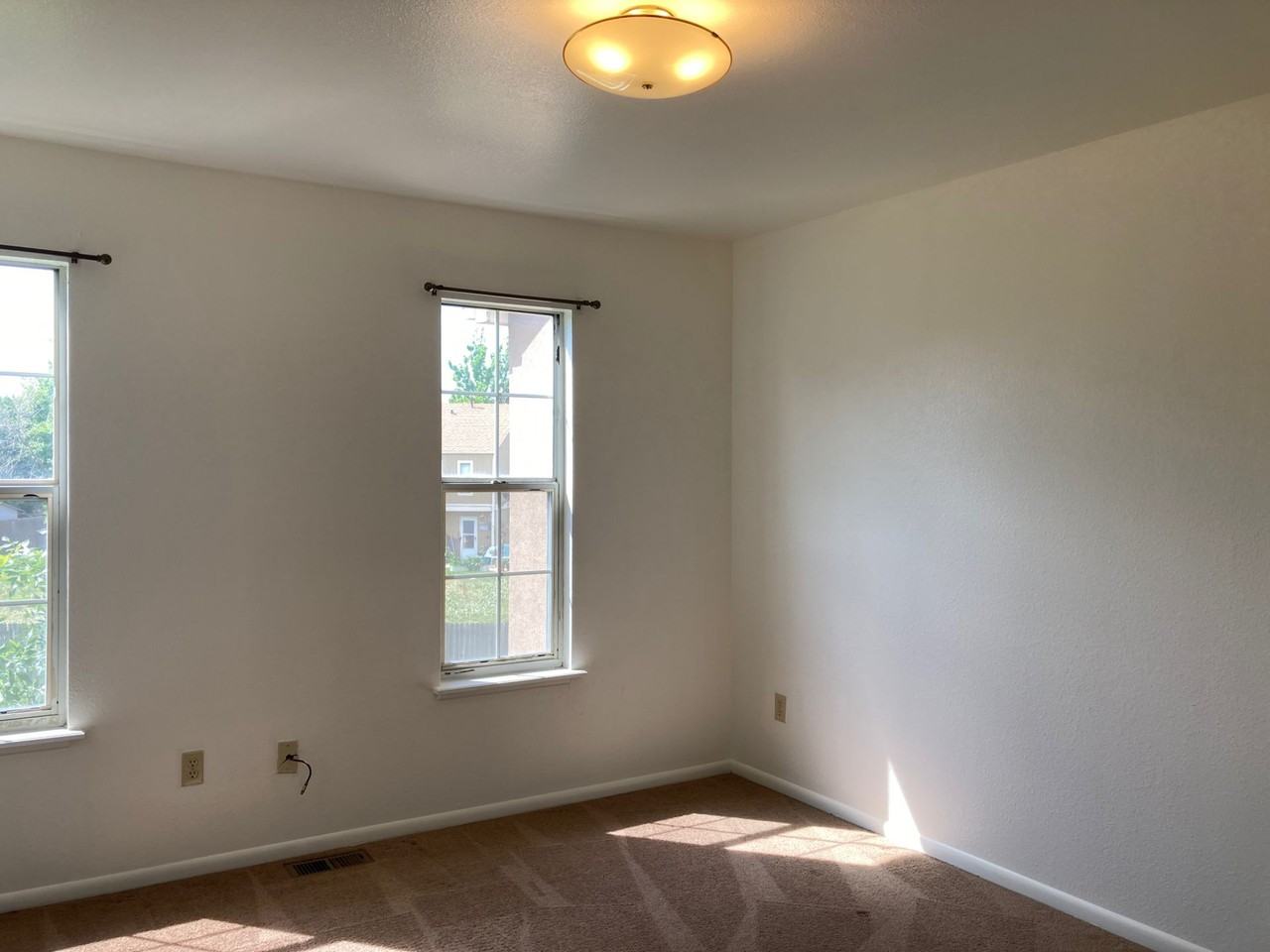 Great, affordable 2BR in Lafayette. Back patio, W/D connections! (SirG) - Photo 3 of 6