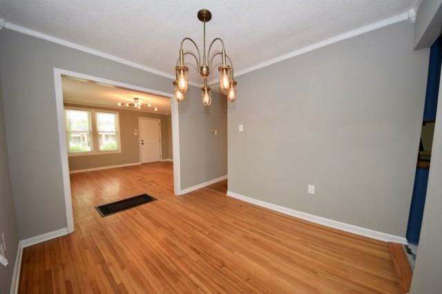 660 N Idlewild St - Photo 5 of 16