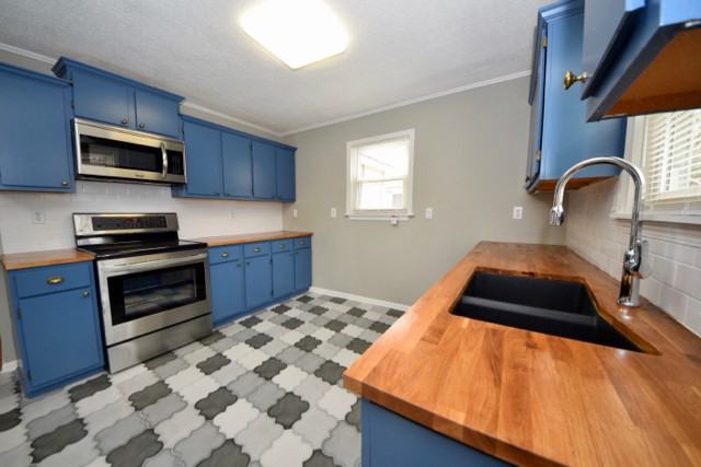 660 N Idlewild St - Photo 6 of 16