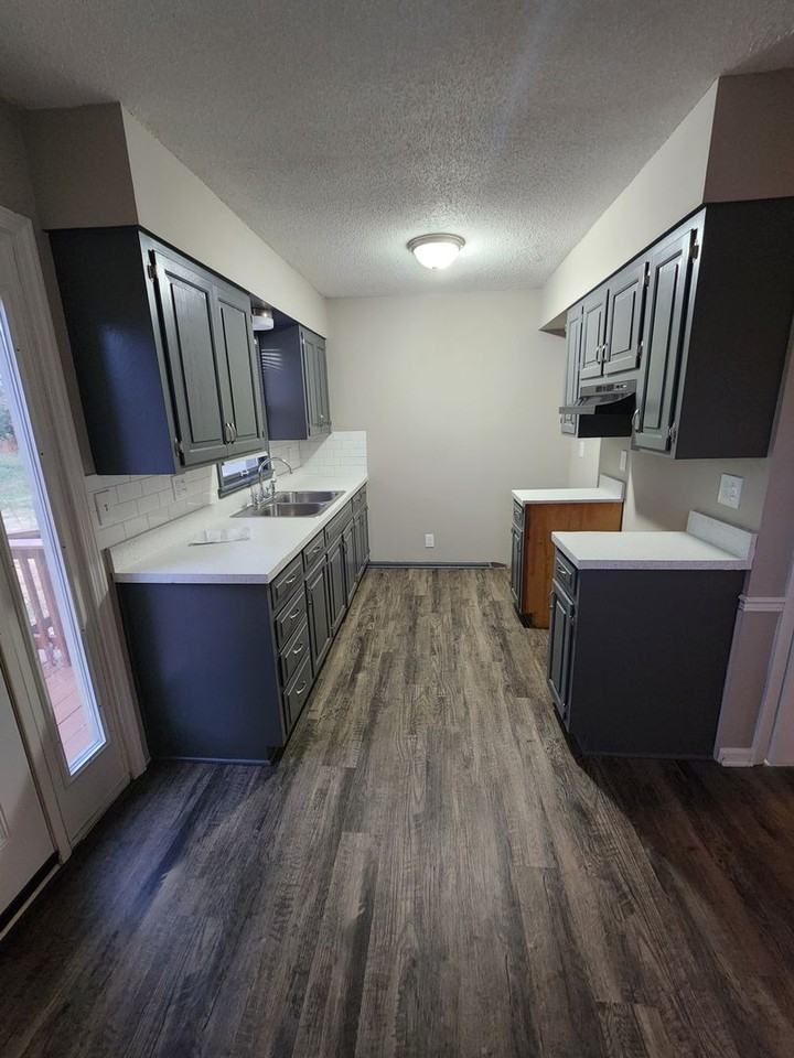 913 South Missouri Street - Photo 3 of 50