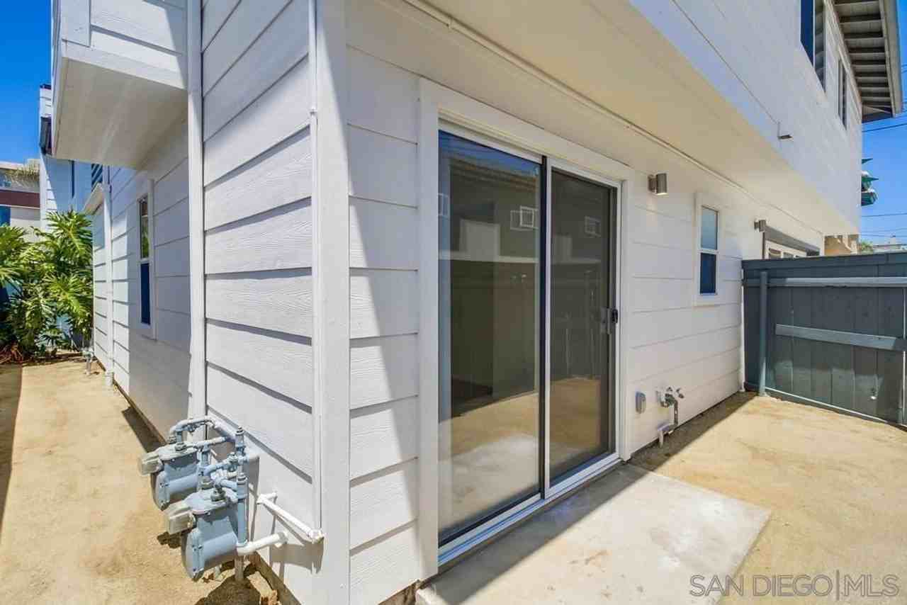 177 Date Ave - Photo 3 of 24