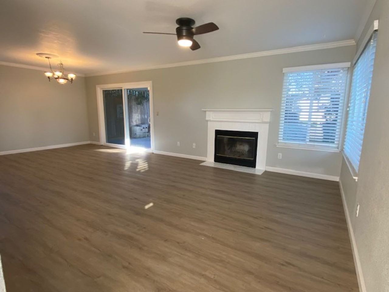 304 Greenmore Way - Photo 2 of 12