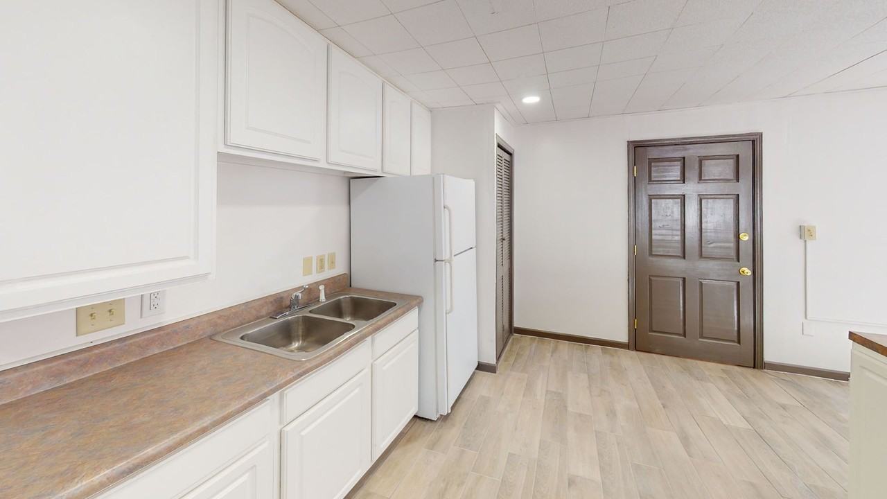 520 W Birch St - Photo 3 of 13