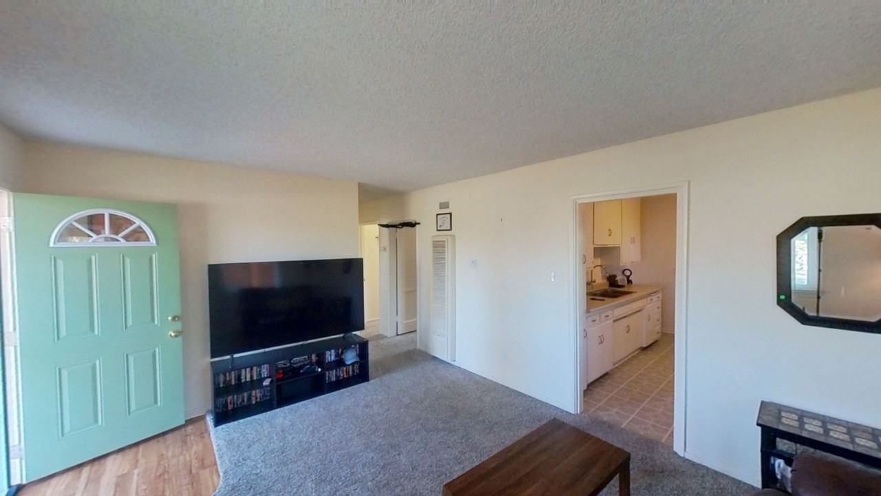 630 E Washington Ave - Photo 2 of 18